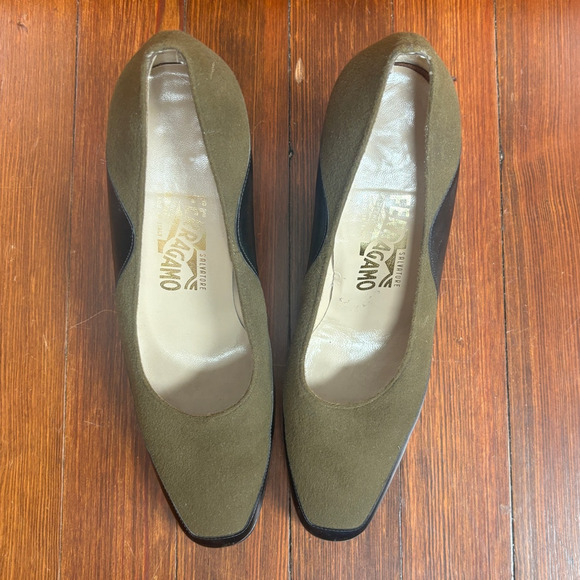 Salvatore Ferragamo Two-Tone Wavy Block Heels - Picture 4 of 6